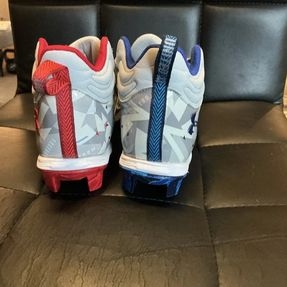 Under Armour  Freedom USA  Cleats 4Y